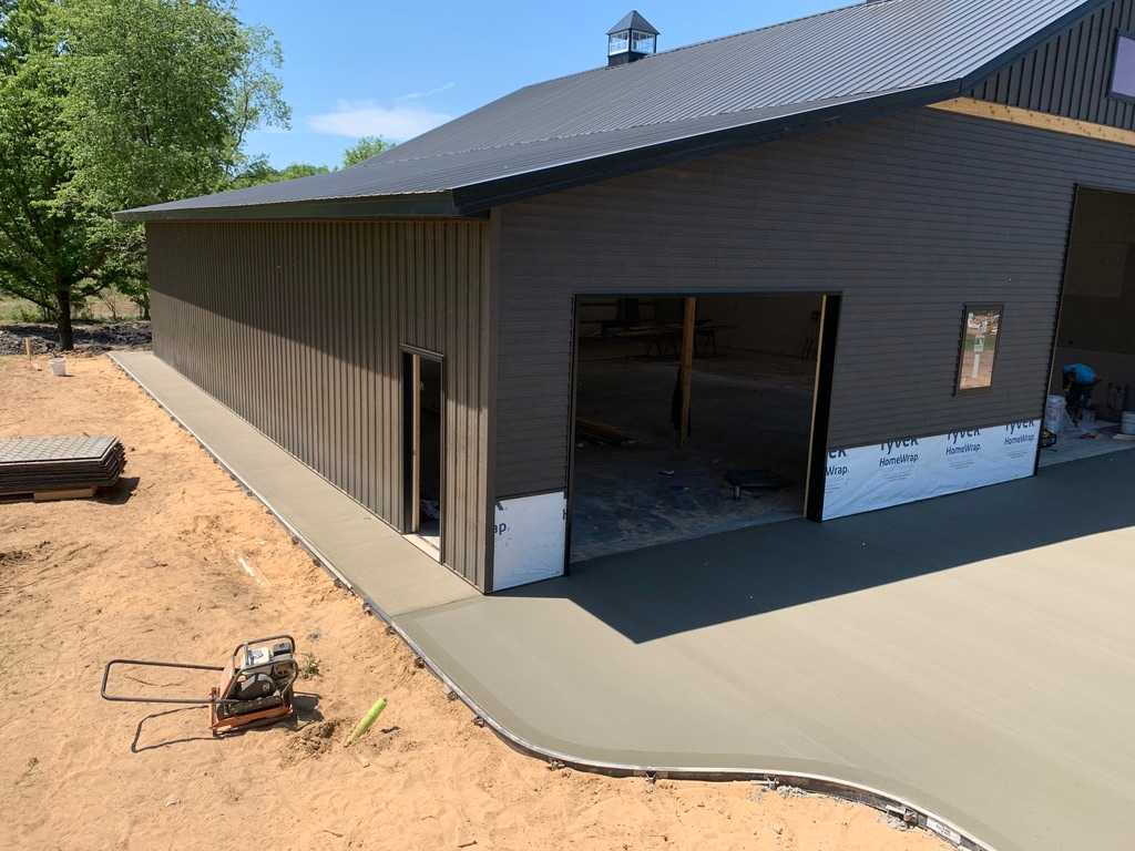 Commericial barn exterior concrete construction