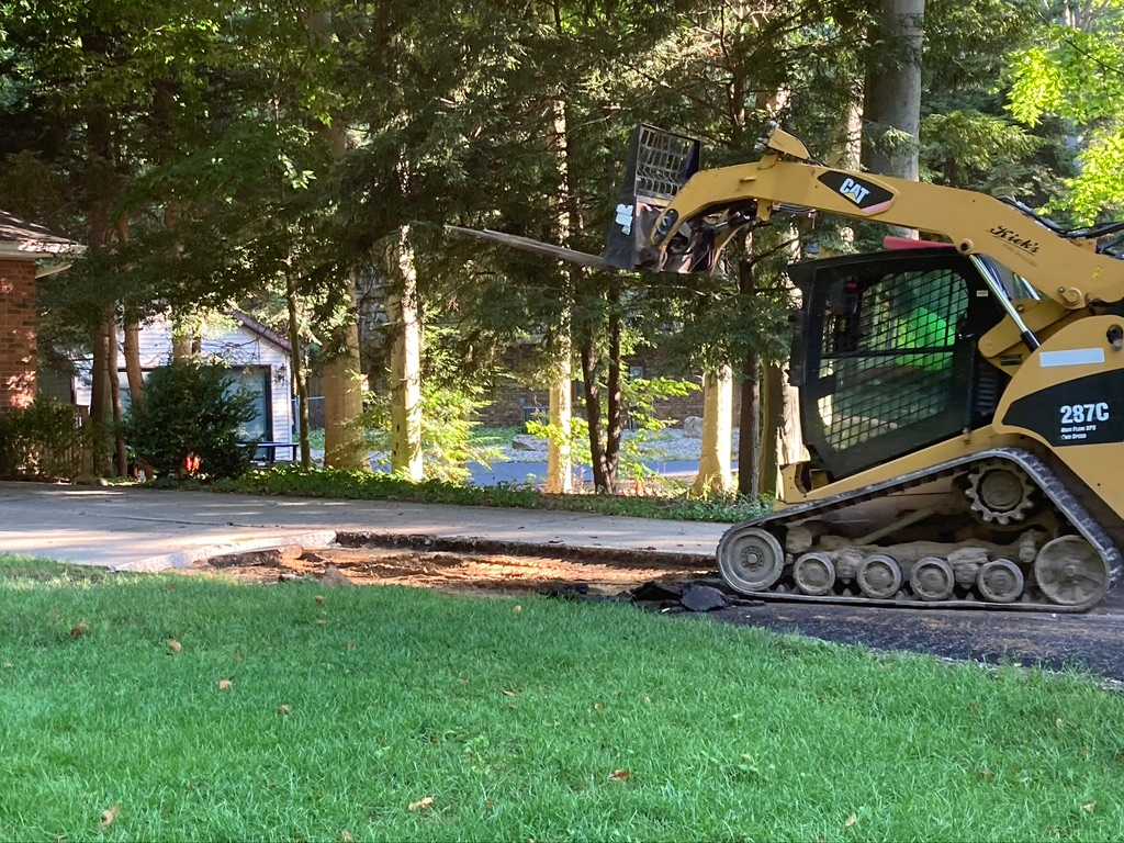 Residential driveway concrete construction