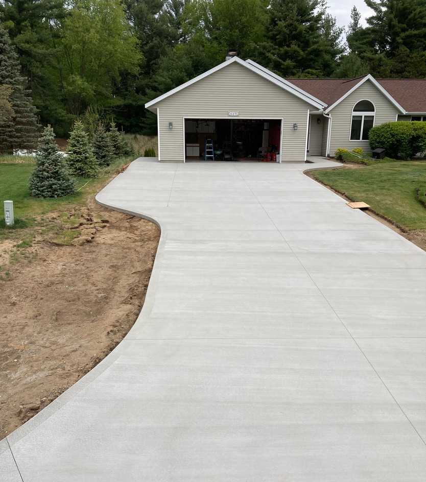 Residential driveway concrete construction